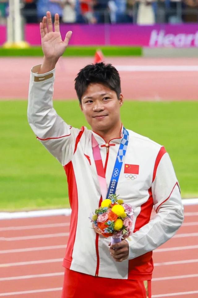 苏炳添压哨绝杀国乒，全场沸腾！经典一战再现传奇